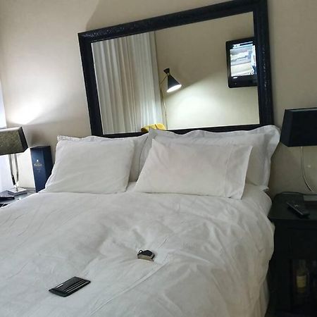 Plush Private Home โพเลอกวาเน ภายนอก รูปภาพ